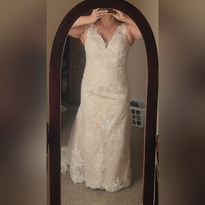 Elegant Sheath Lace Wedding Dress
